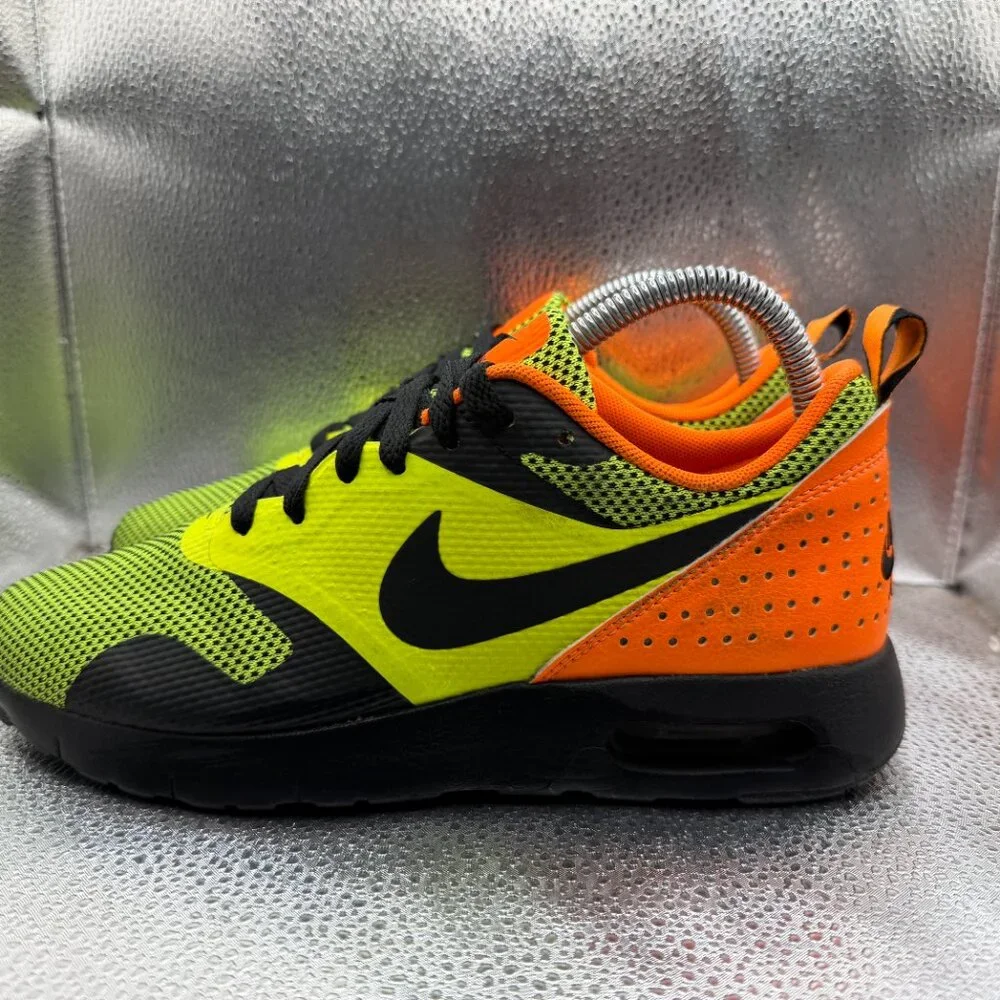 Size 5.5Y Nike Air Max Tavas GS Volt Total Orange Kids‎ Running Shoes 814443-700